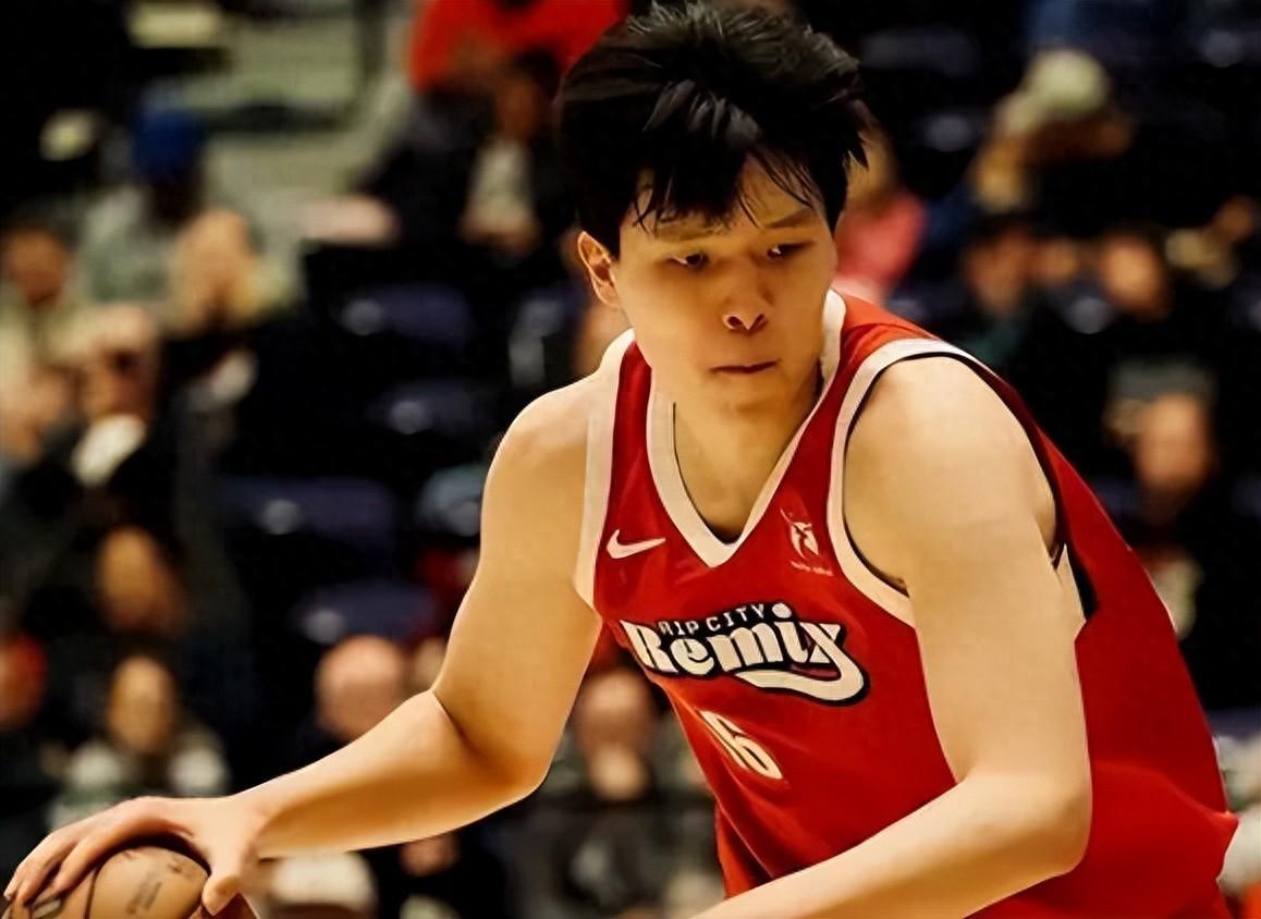 华体会集团-16投14中，砍31+8！杨瀚森最强一战，斯普利特该给机会了